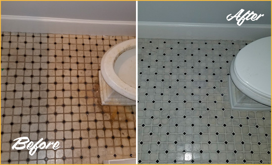 Before and After Picture of a Manasota Key Bathroom Tile and Grout Cleaned to Remove Stains